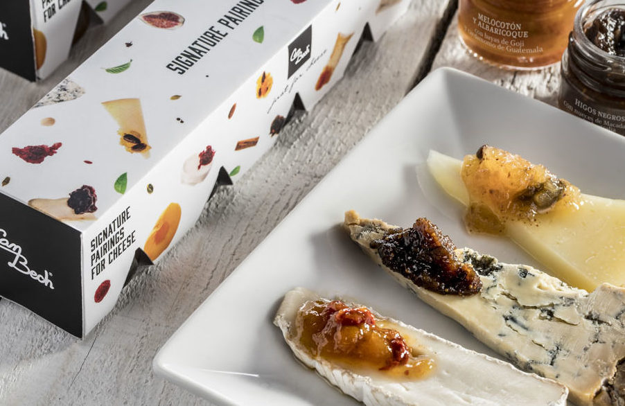 Desayunos con queso 4 Quesos con salsas Can Bech